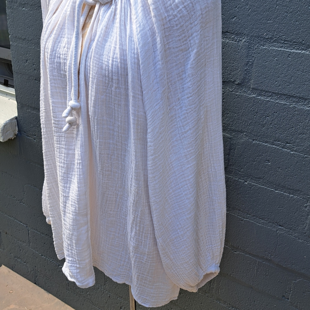 H&M Cream Textured Blouse size Large